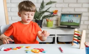علائم اوتیسم در کودکان